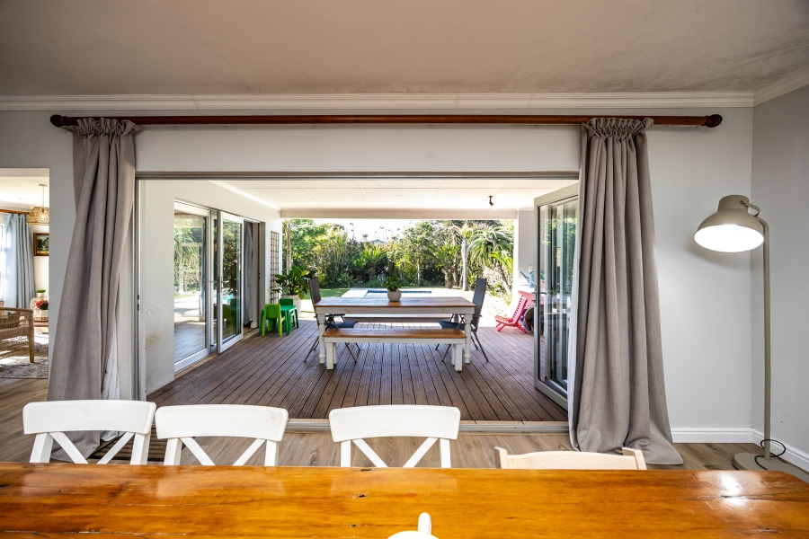 To Let 4 Bedroom Property for Rent in Kidds Beach Eastern Cape